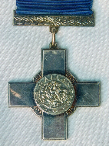 Replica Copy of British English WW2 Gallantry Cross Medal Order Badge