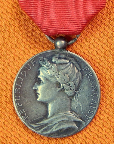 Antique 1901 French France Medal Order Badge